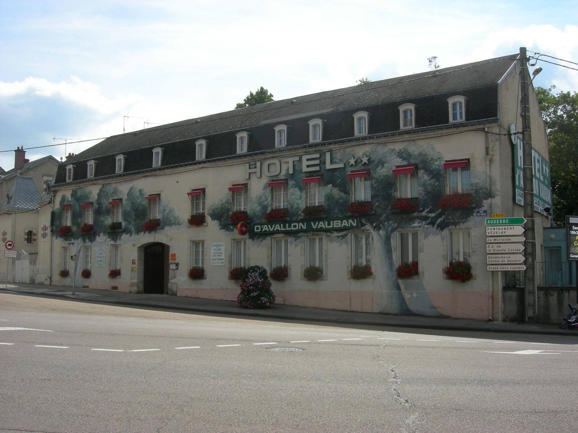 Cit'Hotel Avallon Vauban Экстерьер фото